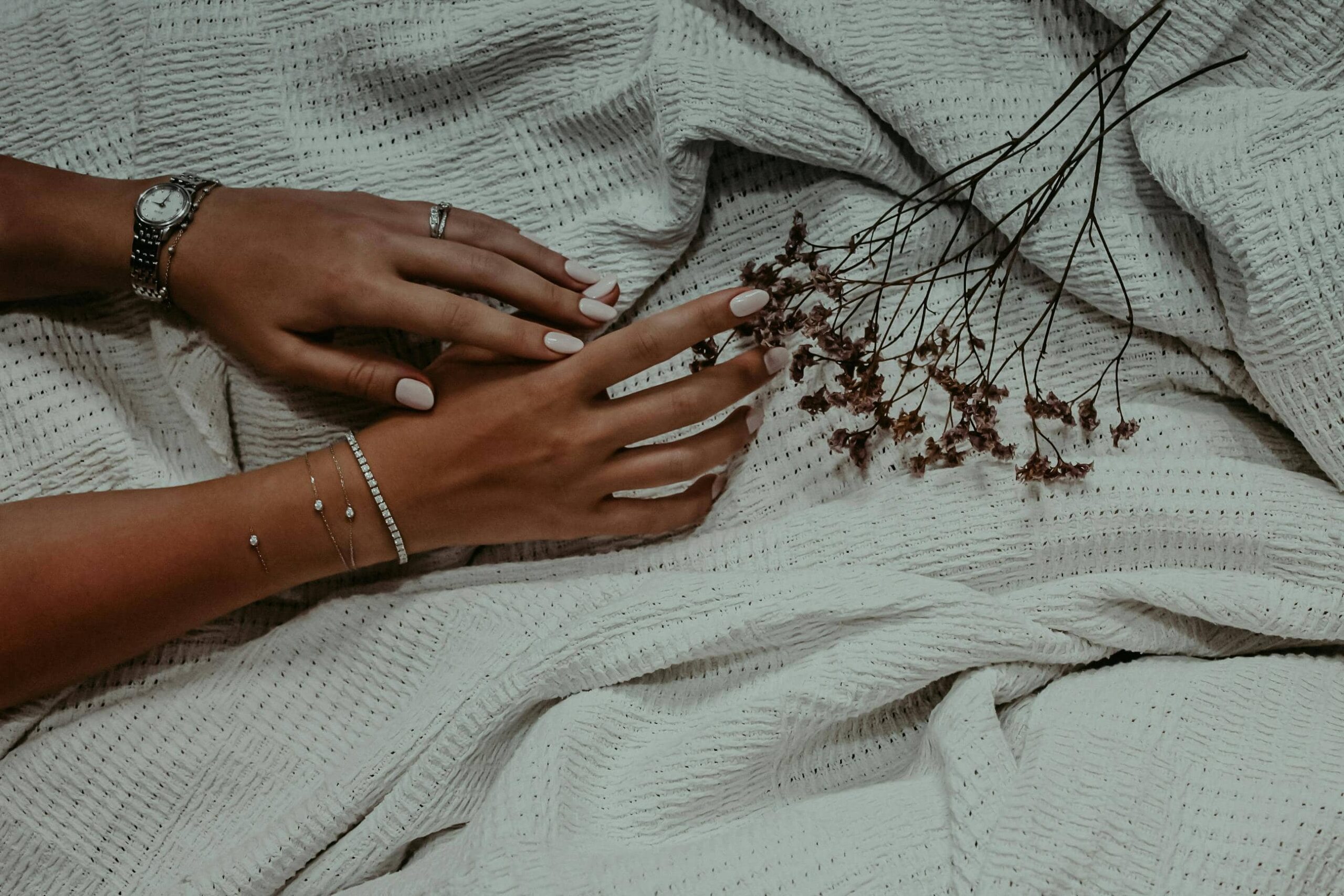 Uñas almendradas pra tu boda