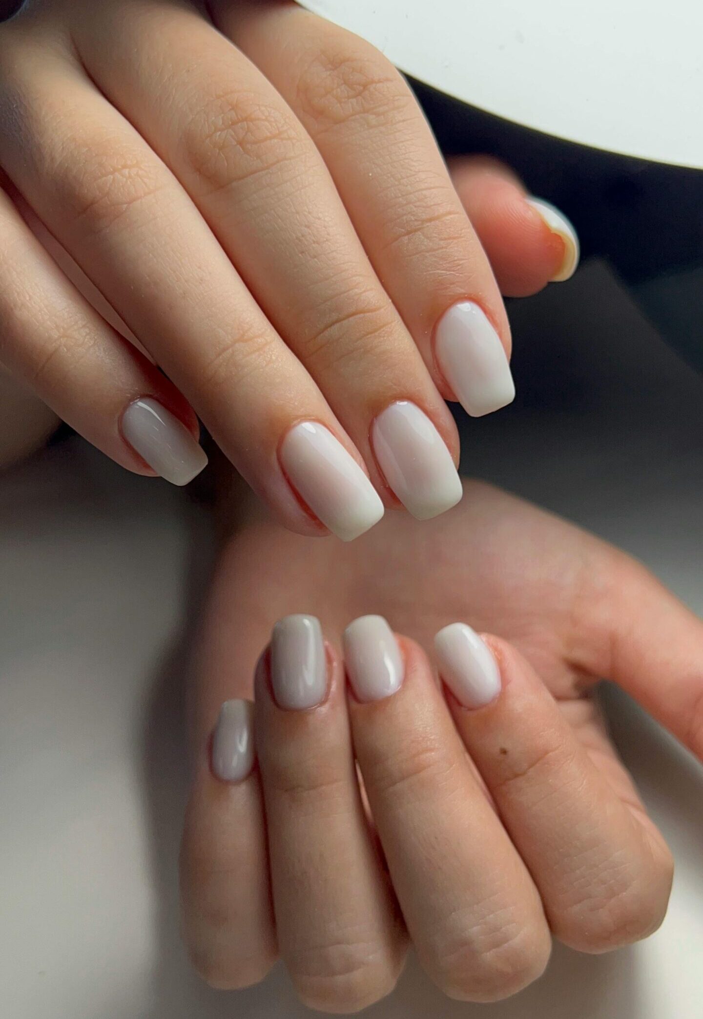 uñas blanco puro