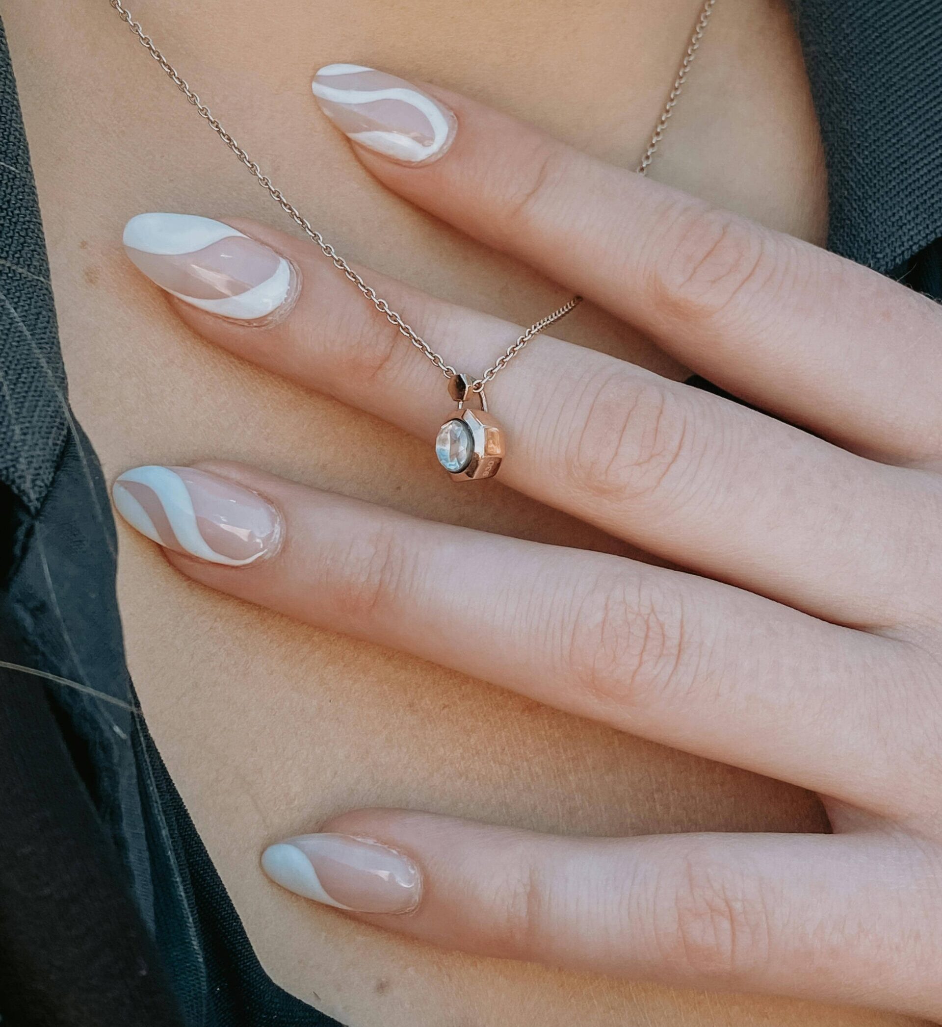 Minimalismo Chic uñas